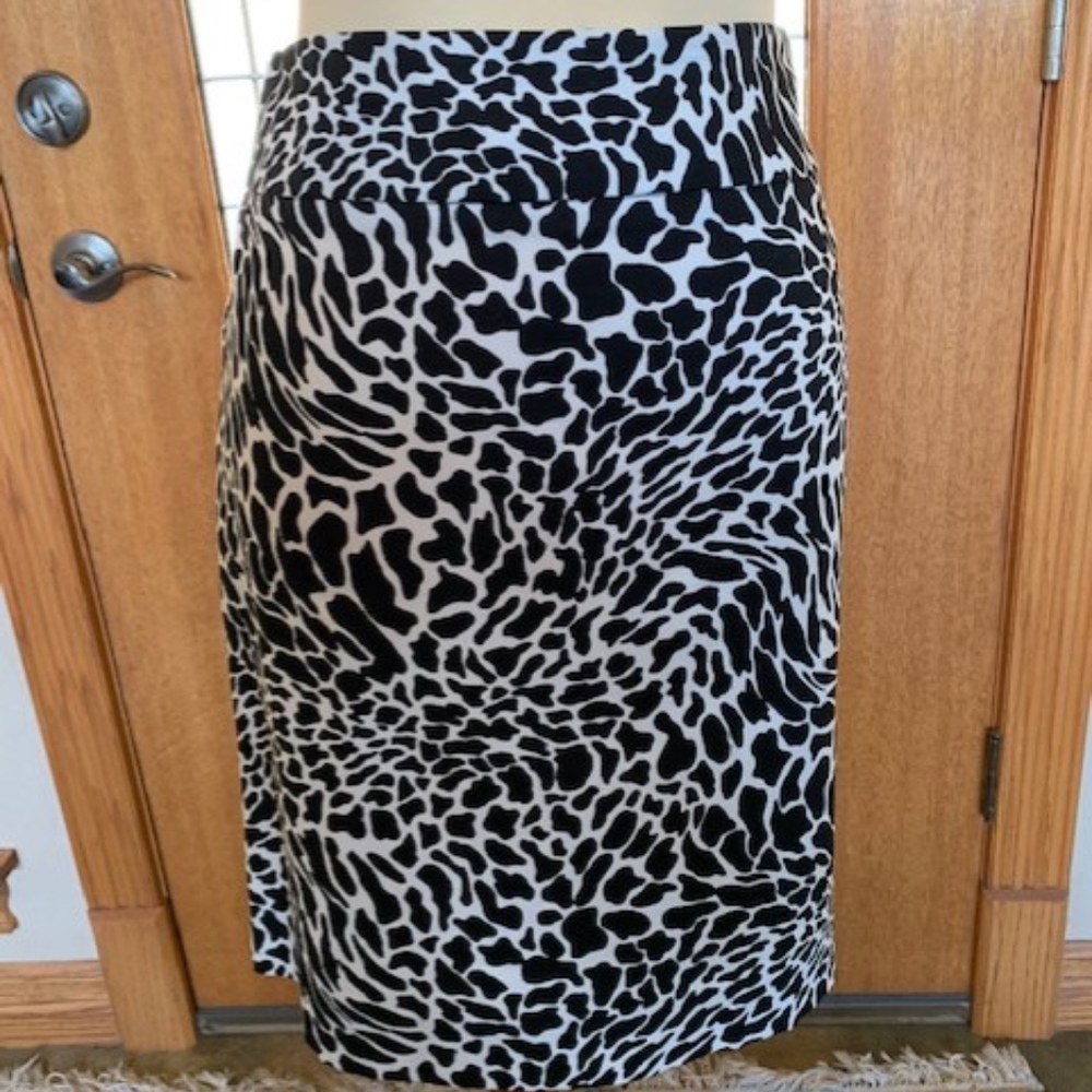 Anne Klein Animal Print Pencil Skirt, size 4